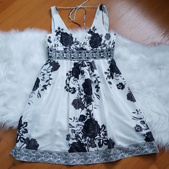 Forever Twenty One sleeveless black on white dress - Picture 11 of 11